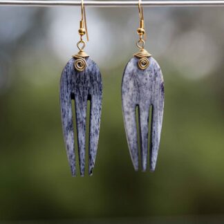 Grey comb shaped bone with brass wire hooks earring.
